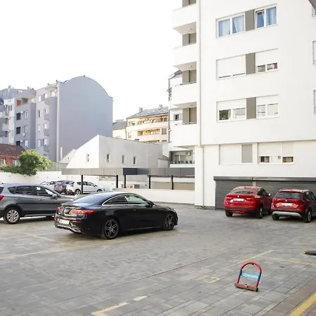 Supernova Center - Free Private Parking Daire