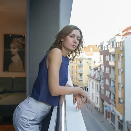 Supernova Center - Free Private Parking *