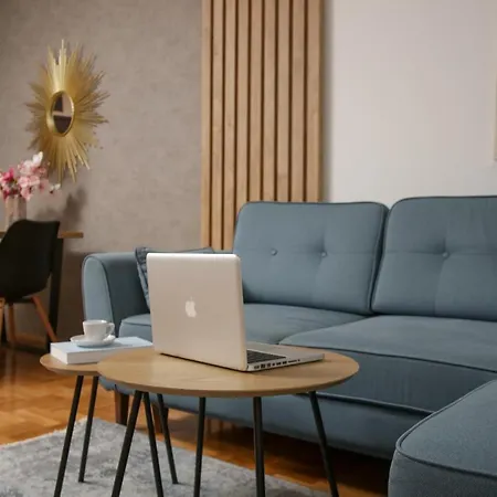 Supernova Center - Free Private Parking Apartment *
