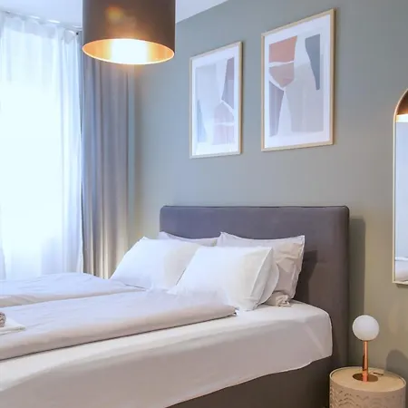 Supernova Center - Free Private Parking *